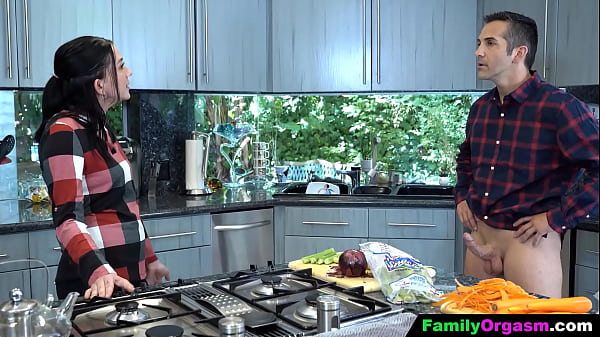 FamilyOrgasm – Step Dad Drops Crumbs to Attract his Sweetheart Stepdaughter